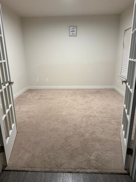 Building Photo - 300 Finnegan Ct