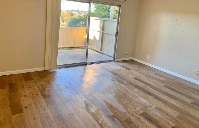 Building Photo - 2 Bed 1 Bath Condo in El Sobrante -- COMIN...