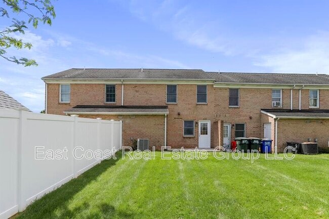 Building Photo - 303 E Ridge Dr