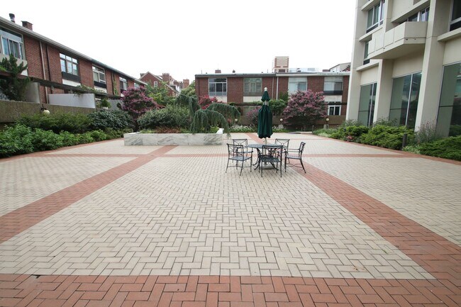 Building Photo - Luxury 1 Bedroom with Balcony, Pool & City Views – Hopkinson House