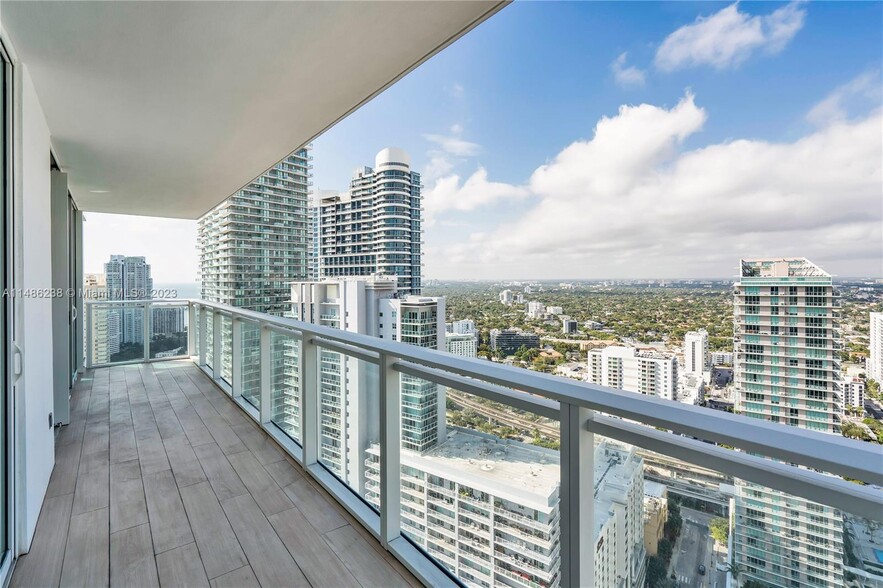 Building Photo - 1080 Brickell Ave