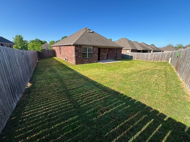 Building Photo - **COMING MID-JUNE**  Stunning 3-Bedroom, 2-Bathroom Single Family Home in Fayetteville!