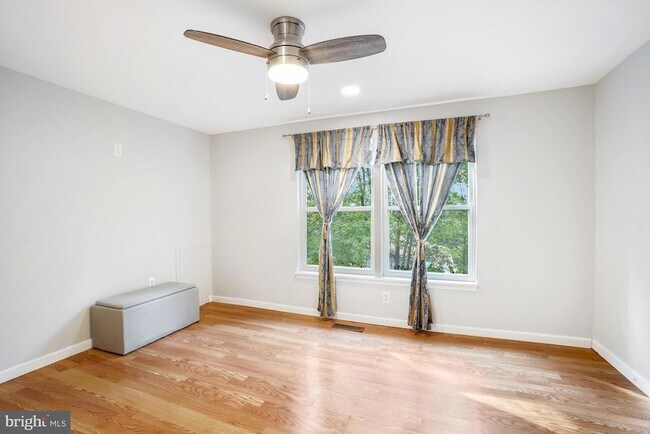 Building Photo - 12911 Walnut View Ct