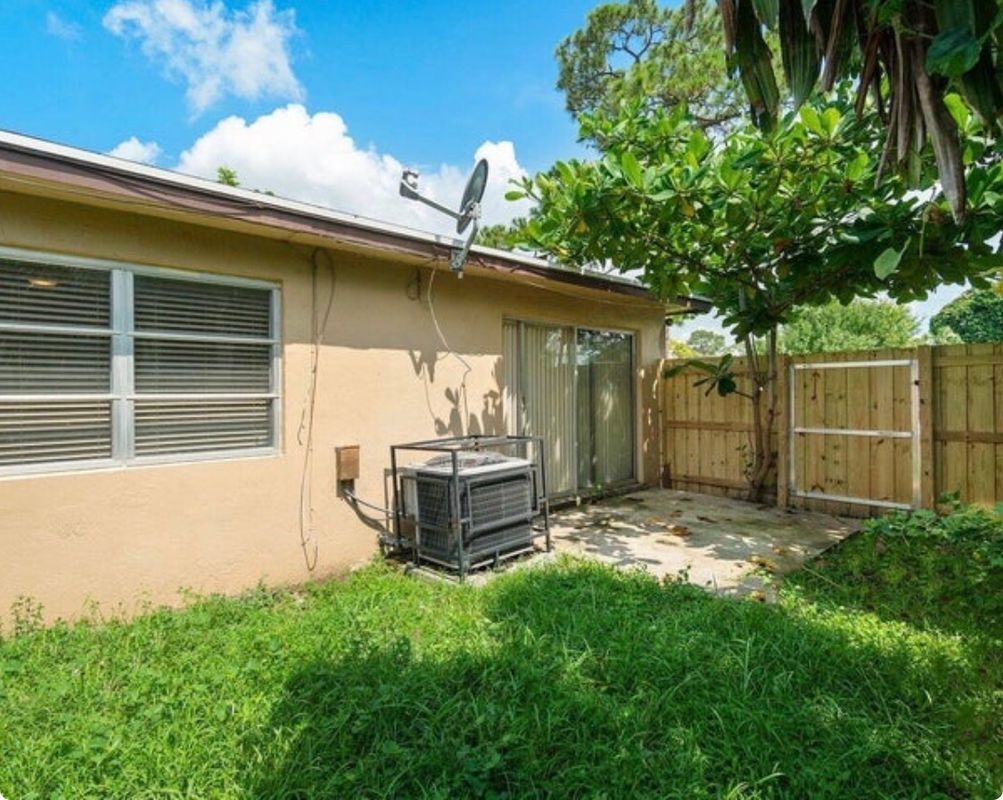 Building Photo - 5854 Kumquat Rd
