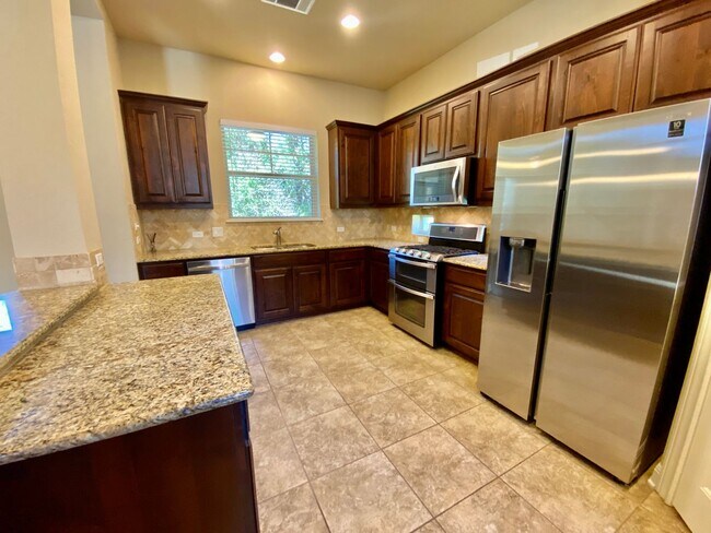 Building Photo - 3 Bedroom 2.5 Bathroom Detached Condo in South Austin!!