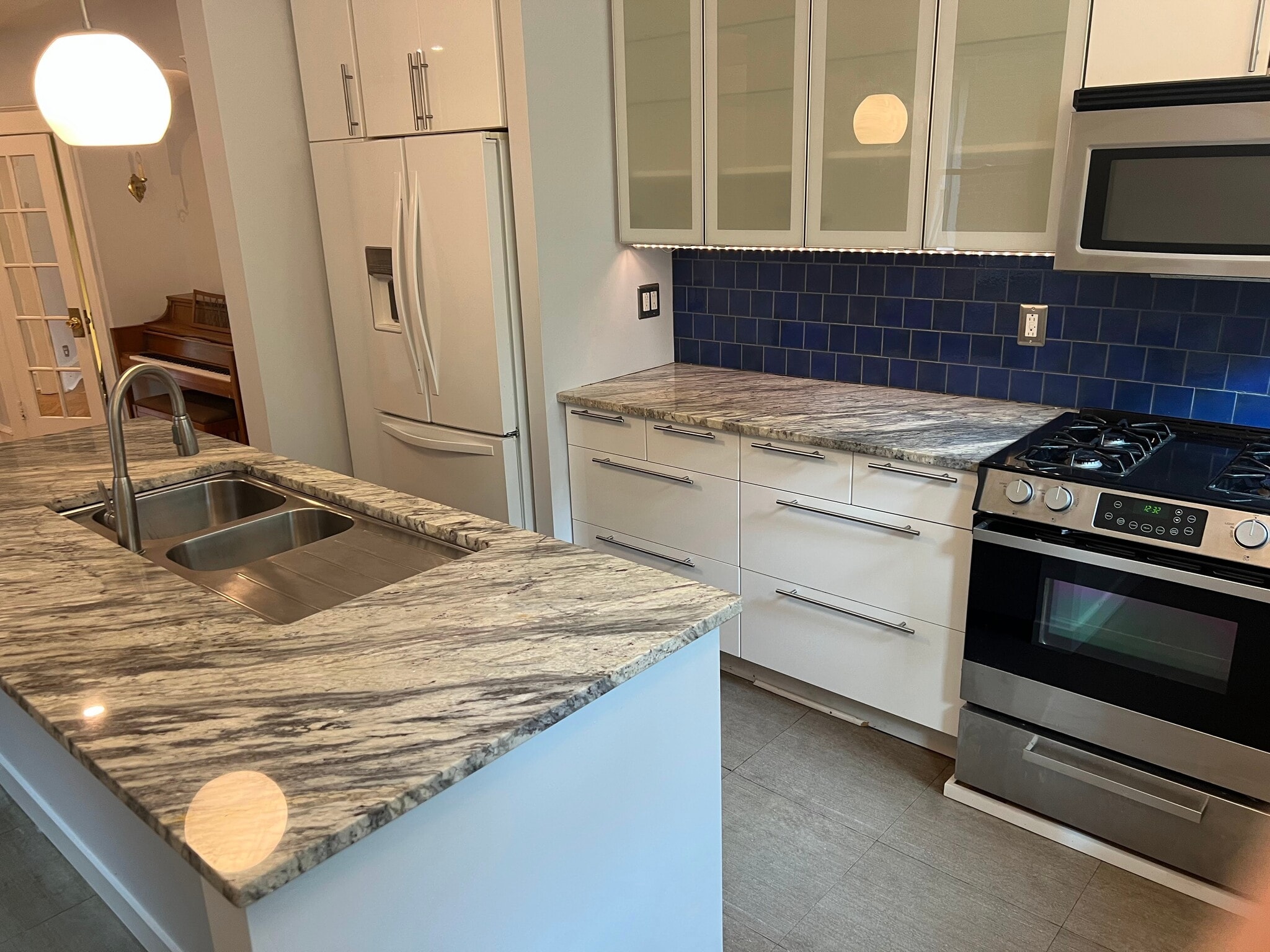 Building Photo - 110 E Roumfort Rd