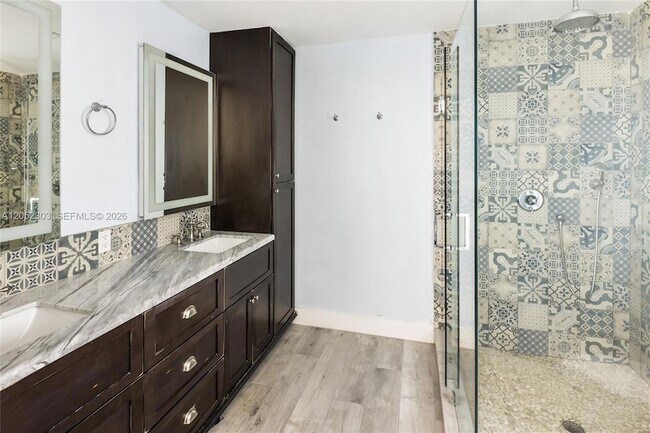 Building Photo - 583 W 49th St