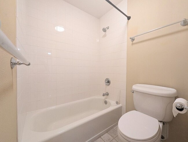 Building Photo - 2Bd/1Ba Edmonds Condo