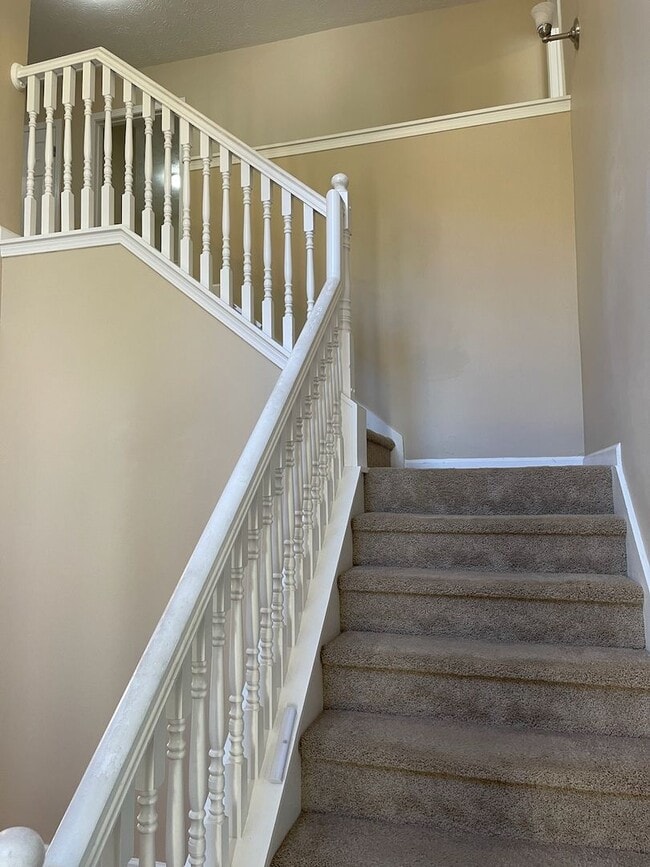 Building Photo - Relax in your spacious home deep in the Watson Grove subdivision