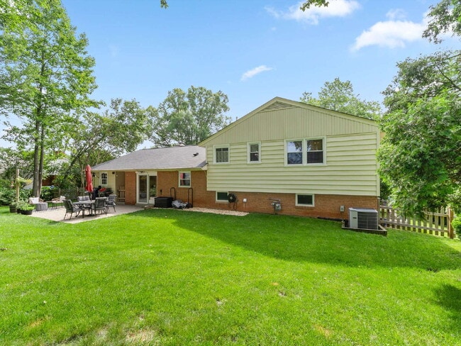Building Photo - Beautifully Updated Home with Modern Comforts