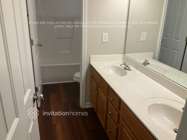 Building Photo - 15604 Carrington Ridge Dr