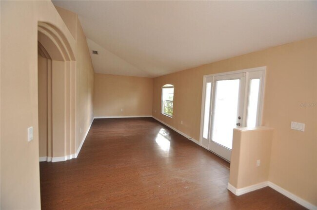 Building Photo - 65 Rolling Fern Dr