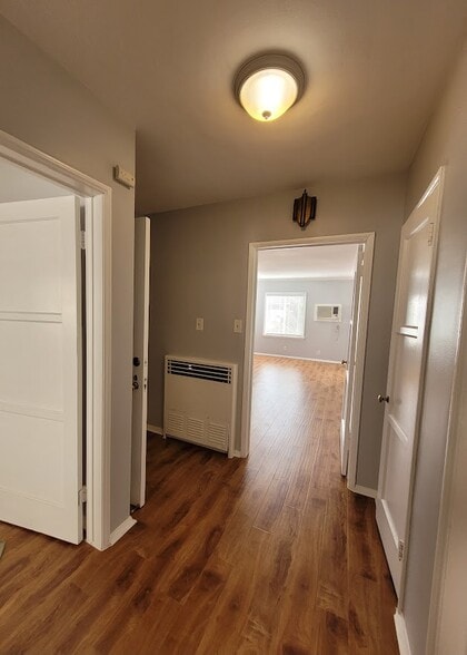 Building Photo - 305 N Palm Ave