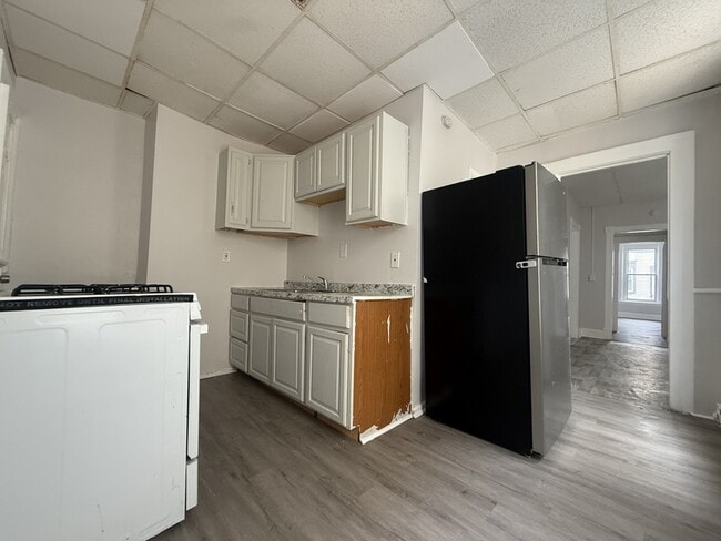 Building Photo - 339 1st St