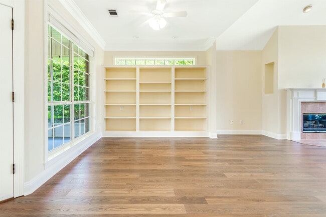 Building Photo - 4485 Turnberry Pl