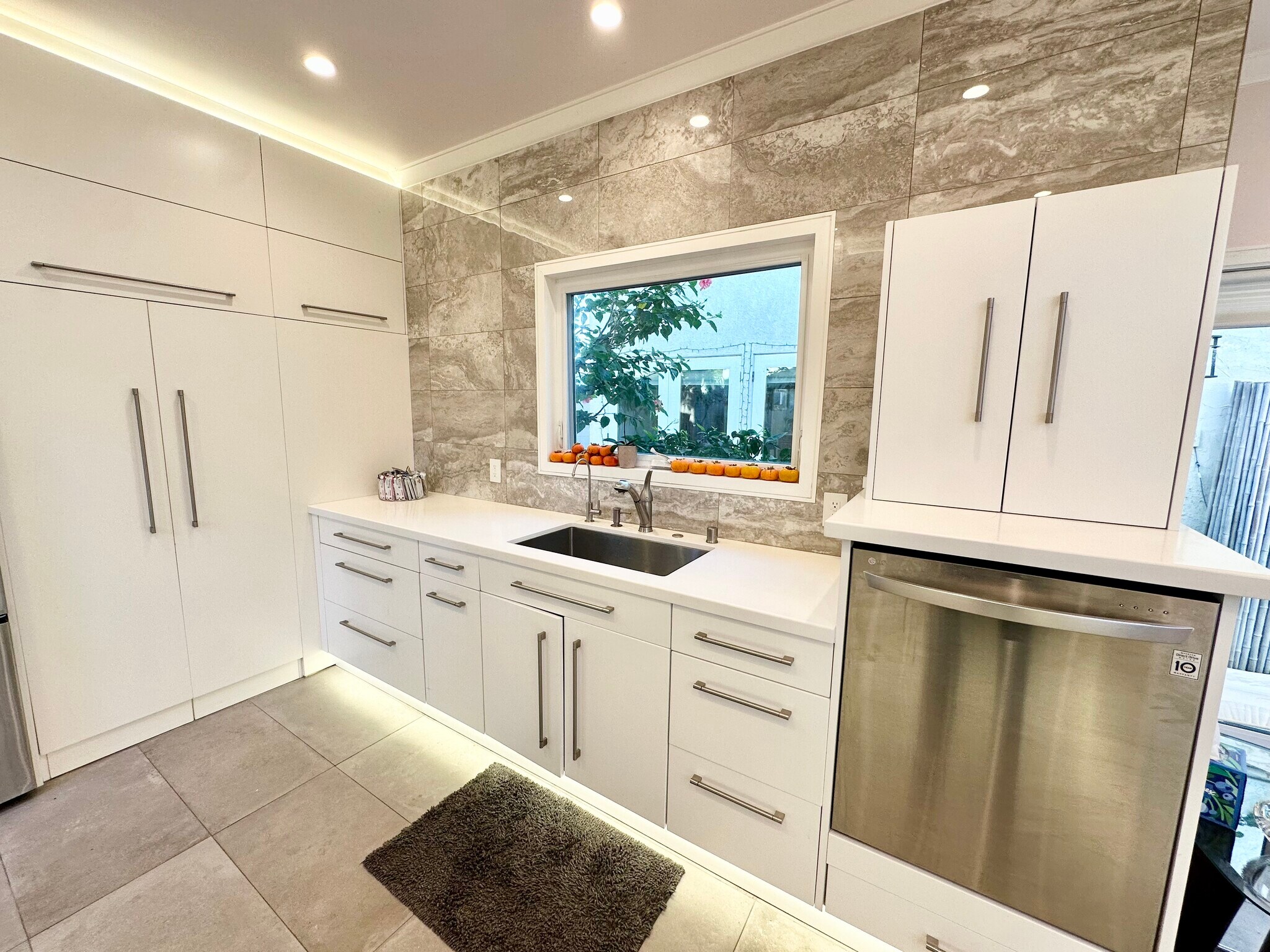 Building Photo - 2315 24th St