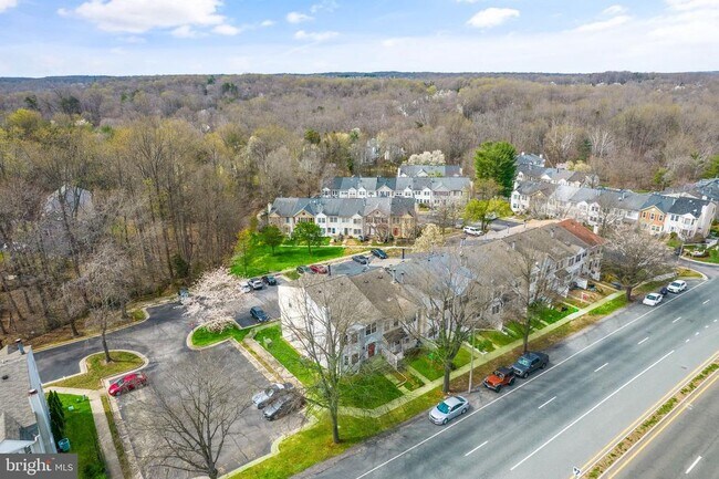 Building Photo - 12168 Springwoods Dr