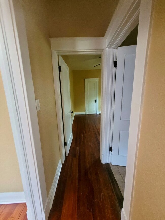 Building Photo - Charming 2 bed 1 bath in Historic District...