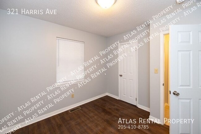 Building Photo - 321 Harris Ave
