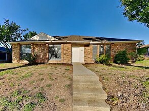 Building Photo - 3817 Furneaux Ln