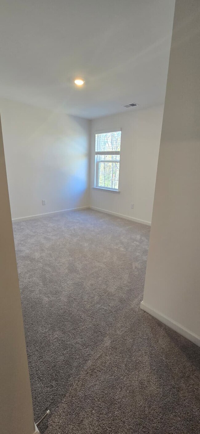 Building Photo - 97 Elijah St