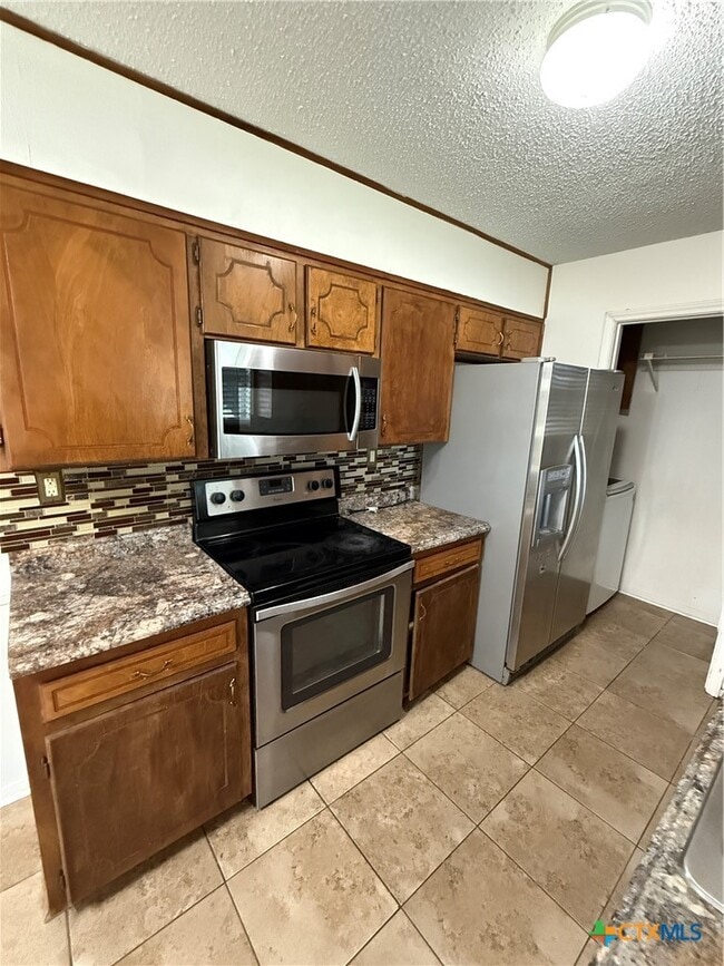 Building Photo - 2401 Ridglea Ct