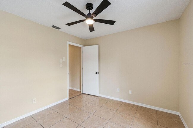 Building Photo - 4136 Tall Tree Dr
