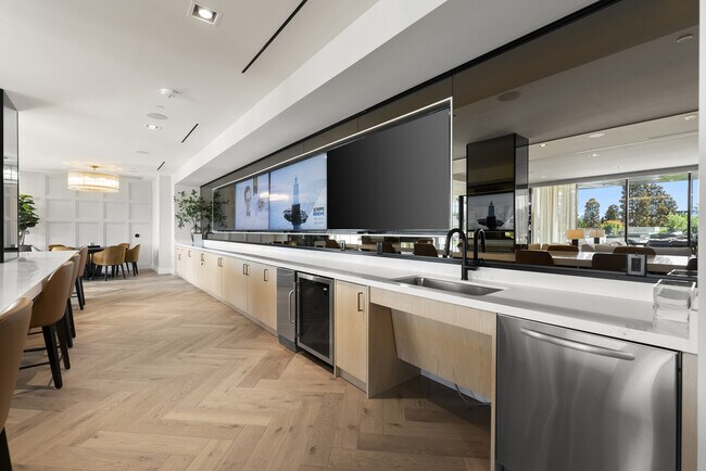 Building Photo - 2425 Peachtree Rd NE