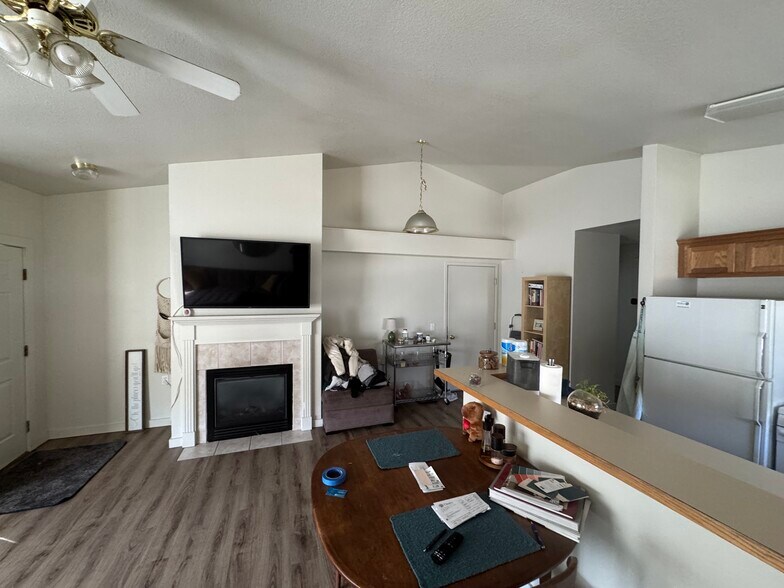 Building Photo - 2062 NE Chanel Ct