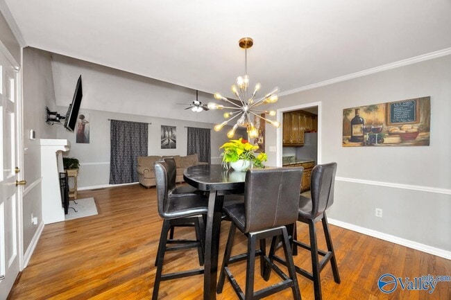 Building Photo - 404 Cloverleaf Dr