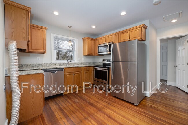 Building Photo - 18 Canal St