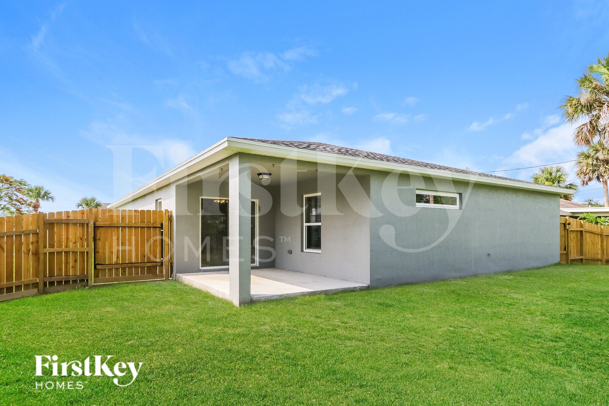 Building Photo - 2346 SW Abalon Cir