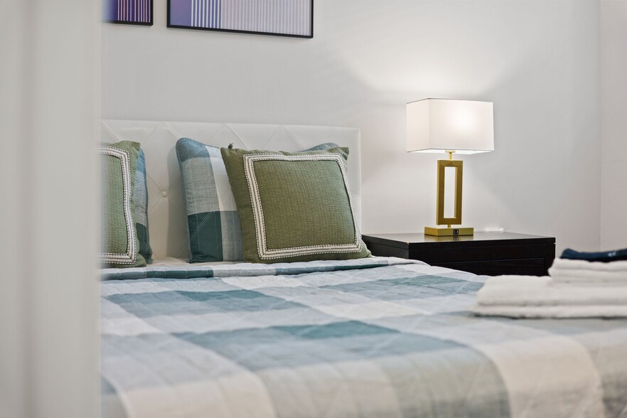 Building Photo - 3285 Marlanta Dr