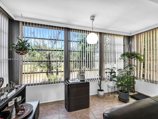 Building Photo - 8401 Lagos De Campo Blvd
