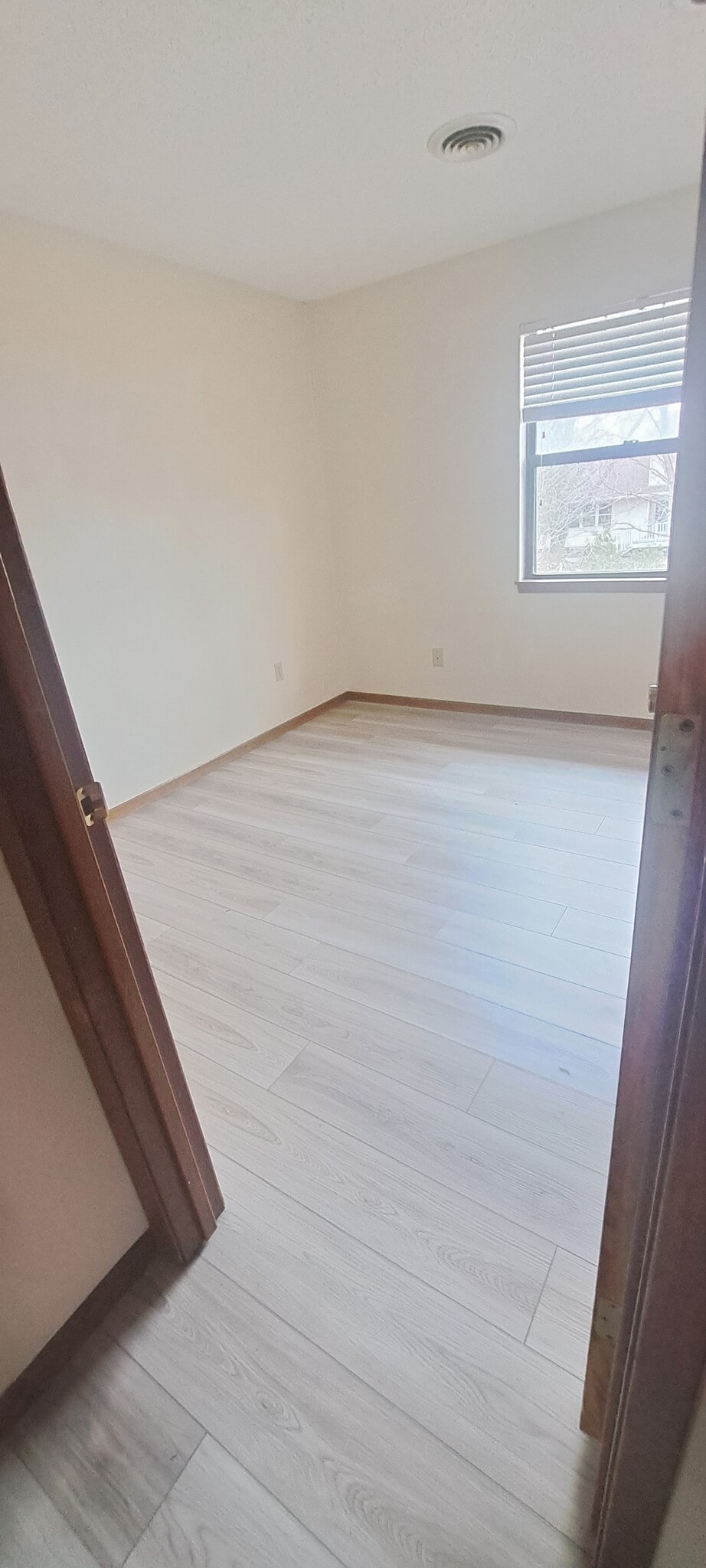 upgraded flooring - 1248 Dolen Pl