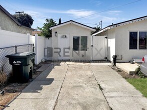 Building Photo - 932 E Kingsley Ave