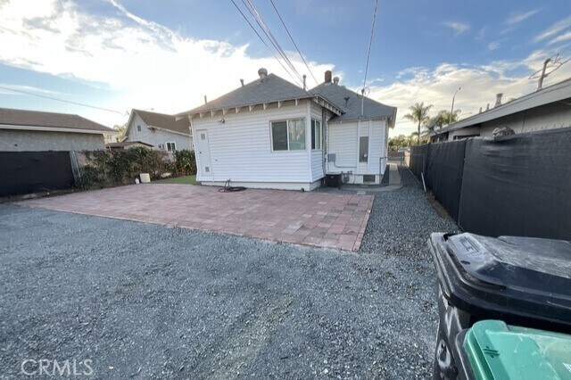 Building Photo - 405 Ramona Ave