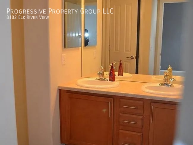 Building Photo - 8182 Elk River View