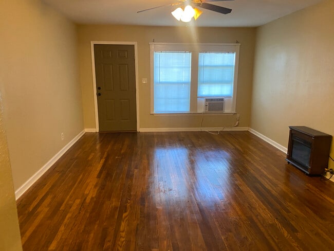 Building Photo - 725 S 7th St