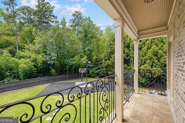 Building Photo - 11140 W Rd