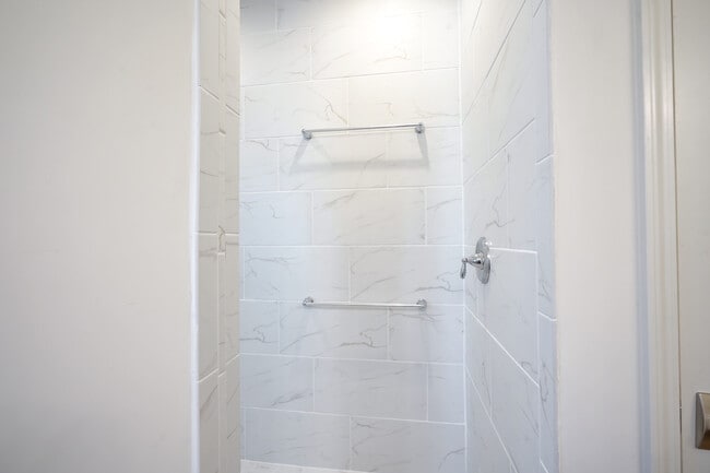 Building Photo - 9728 Junction Sta