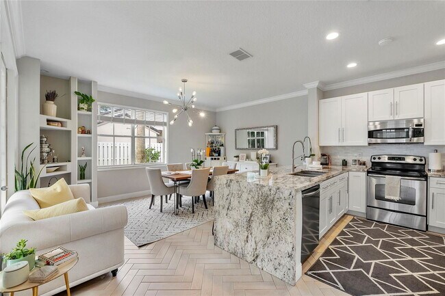 Building Photo - 604 Stanton Dr