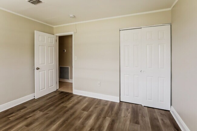 Building Photo - 3781 SW 41st St