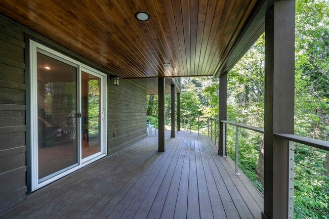 Building Photo - 6002 Hammersley Rd