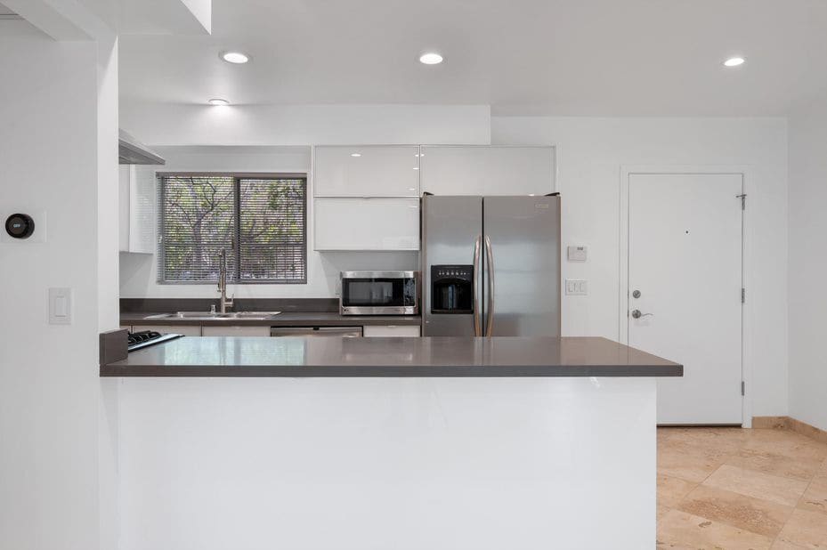 Building Photo - 1148 N Clark St