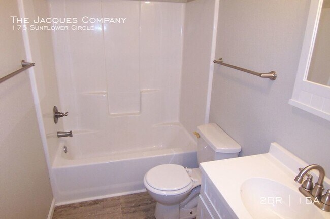 Building Photo - 175 Sunflower Cir