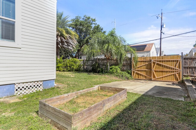 Building Photo - 1576 N Dorgenois St