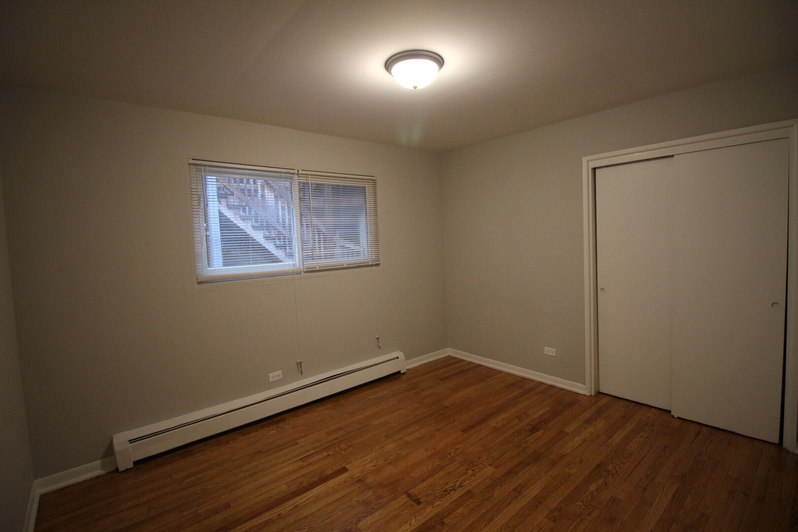 Building Photo - 1642 W Morse Ave