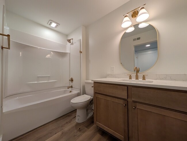 Building Photo - 5900 Fort Ave