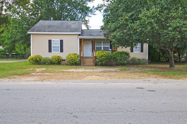 Primary Photo - 2026/2027 PRE-LEASE! 5 Bedroom - Close to ...